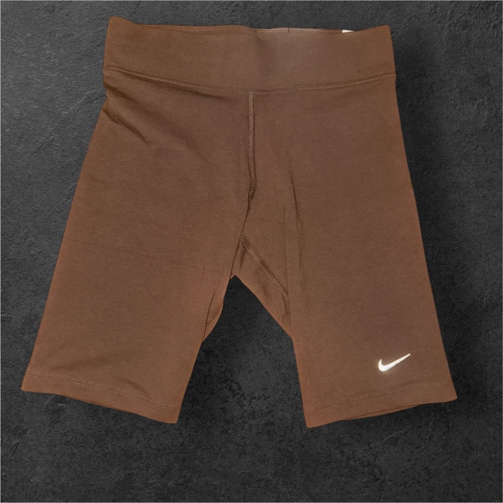 Nike Mid rise biker shorts